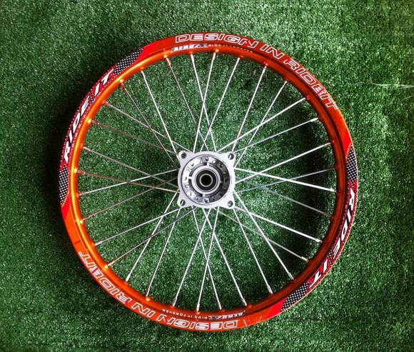Обод кросс 17" Алюминиевый (1,60-R17 d=15mm) оранжевый pitbikemarket.ru