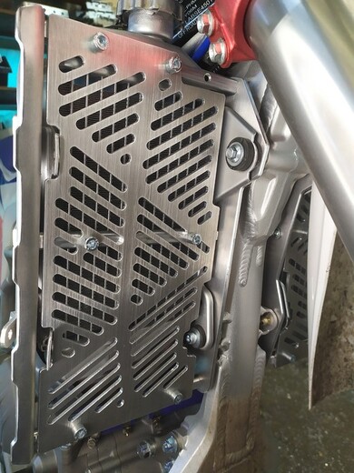 Защита радиаторов BSE M2/M4/M8/RTC300 pitbikemarket.ru