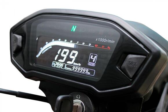 Мопед ROCKOT ALPHA OFFROAD M-11 LUX+ (LED) (белый глянцевый) pitbikemarket.ru