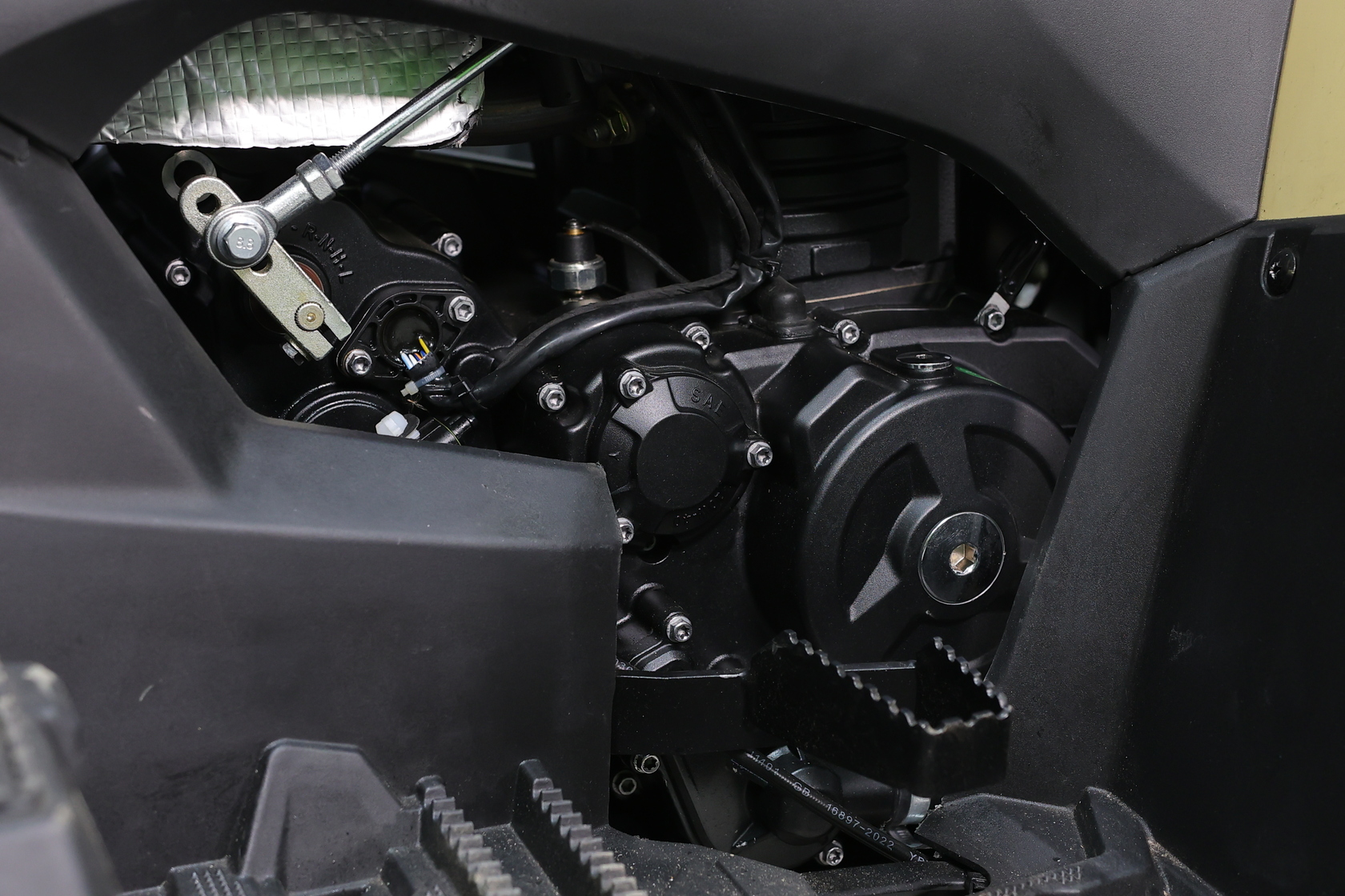 Квадроцикл GT-RACER MAX 550 4x4 EFI (желтый)-6