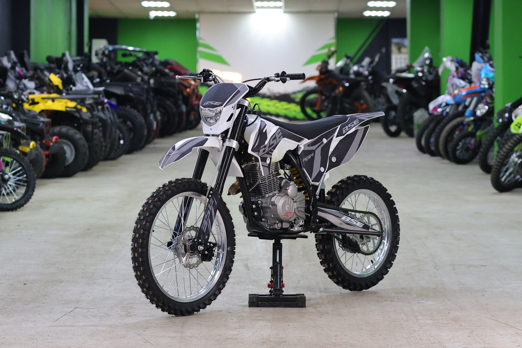 Кроссовый мотоцикл BSE Z3.00 21/18 Thorn Grey/Black-1